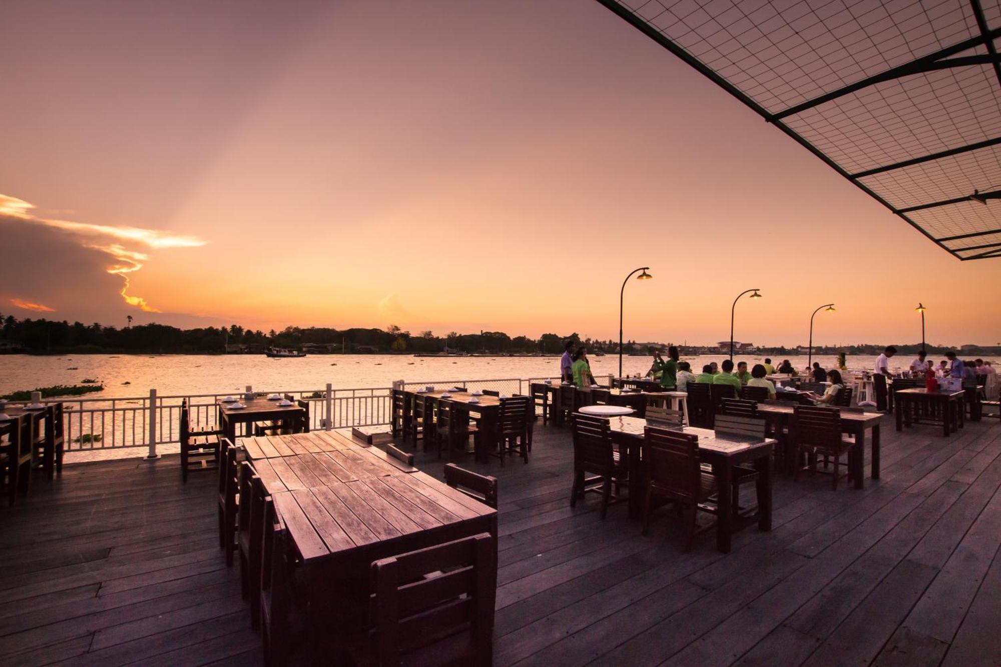 Kalanan Riverside Resort Former Buddy Oriental Riverside Nonthaburi Buitenkant foto